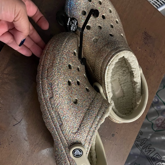 Gold Crocs - Picture 4 of 4